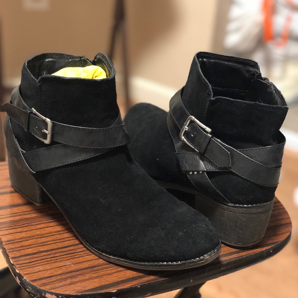 Boots - Picture 2 of 2